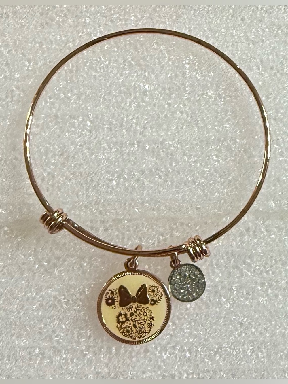 Disney Minnie Mouse Bangle Bracelet Gold Toned Love and Kisses